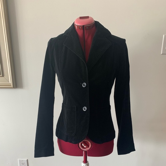 CLASSIC BLACK VELVET BLAZER - Picture 1 of 8
